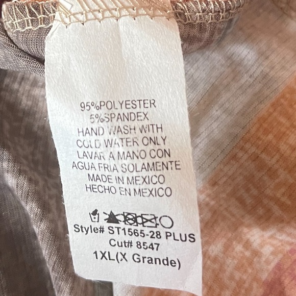 Heimish top - wrinkle free material - Picture 3 of 3